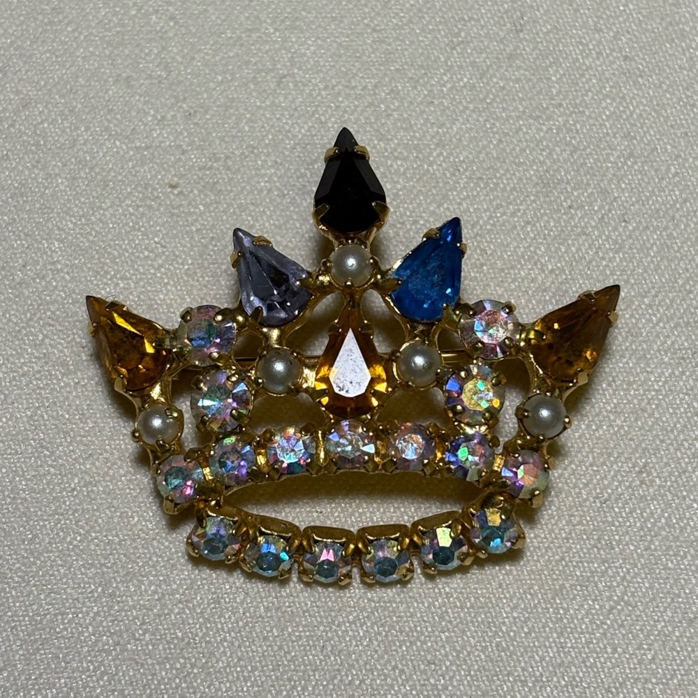 Vintage B David Crown Brooch with Colorful Rhinestones - Picture 3 of 5